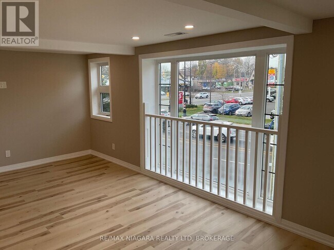 Building Photo - 3976 Portage Rd