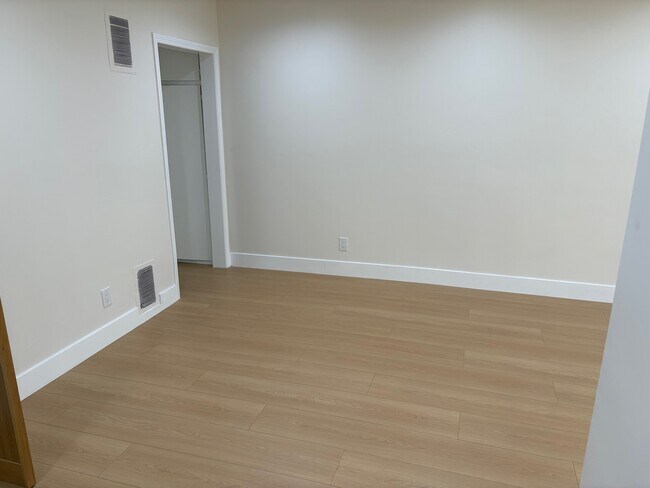 Foto del edificio - 1242 N New Hampshire Ave