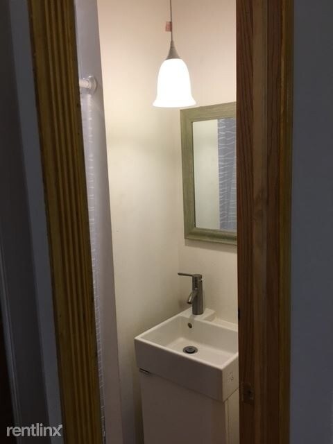 Building Photo - 2400 Perry St