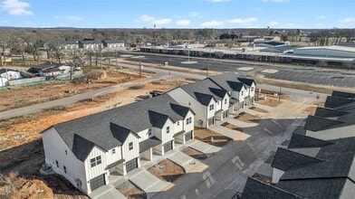 Building Photo - 1718 Cuppett Cir