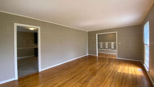 Foto del edificio - Excellent 4 Bedroom House in Bluff Park Co...