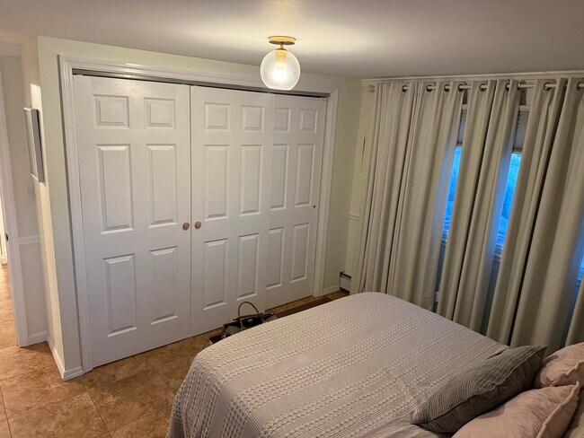 Foto del edificio - 124 Nassau Ln
