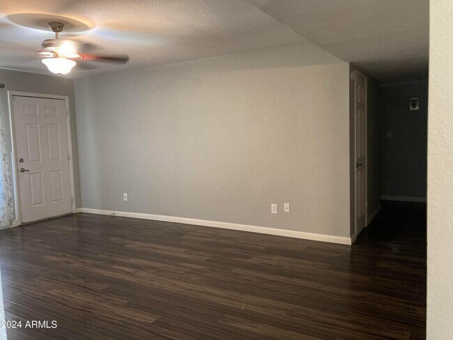 Foto del edificio - 1008 N Westfall St