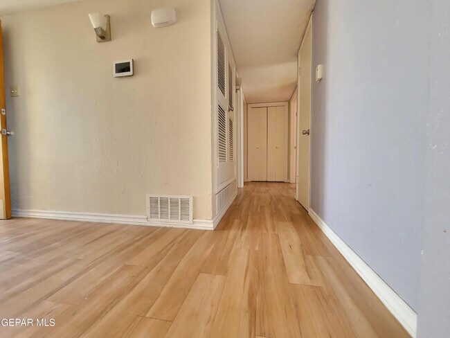 Building Photo - 7213 Alto Rey Ave