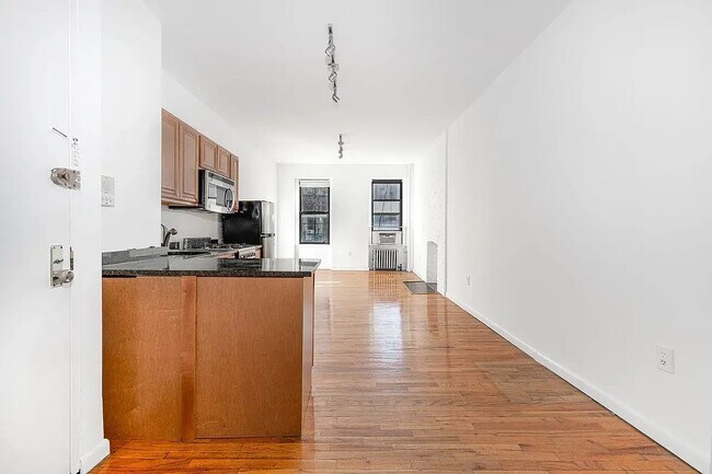 Foto del edificio - 242 Mulberry St