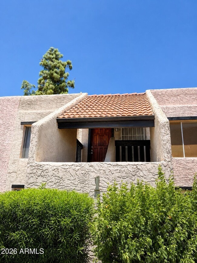 Building Photo - 1927 E Hampton Ave