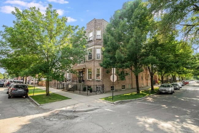 Building Photo - 1224 N Washtenaw Ave