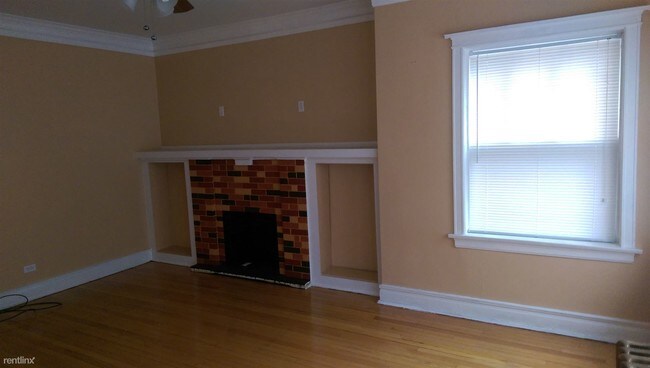 Building Photo - 8216 S Vernon Ave