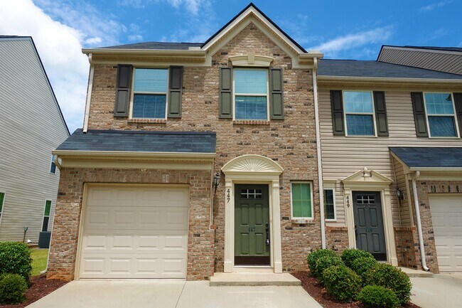Building Photo - 447 Christiane Way