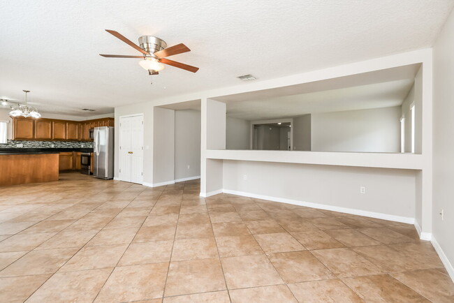 Building Photo - 2117 Fleet Ct