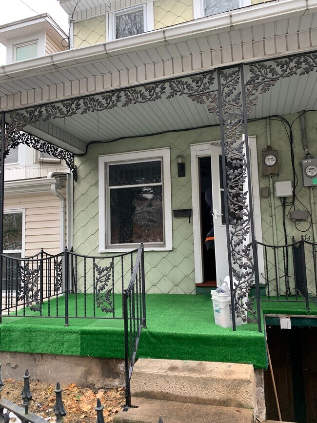 1143 E ster St, Coal Township, PA 17866 House Rental in Coal