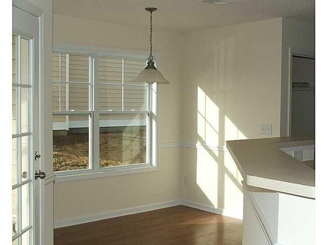 Foto del edificio - CHARMING RANCH STYLE HOME IN LOGANVILLE