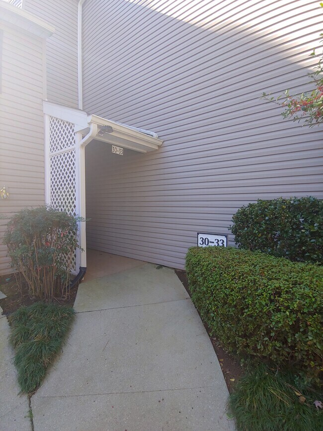 Building Photo - 1750 Clairmont Rd
