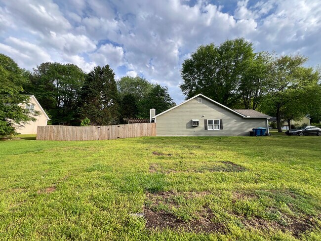 Building Photo - 4273 River Mill Dr