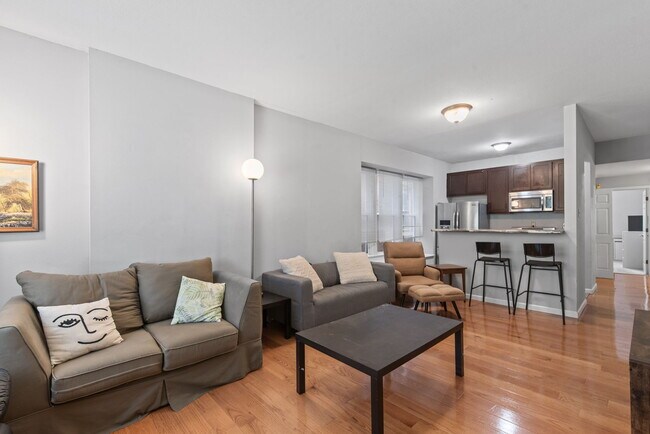 Foto del edificio - 5956 Kingsbury Ave
