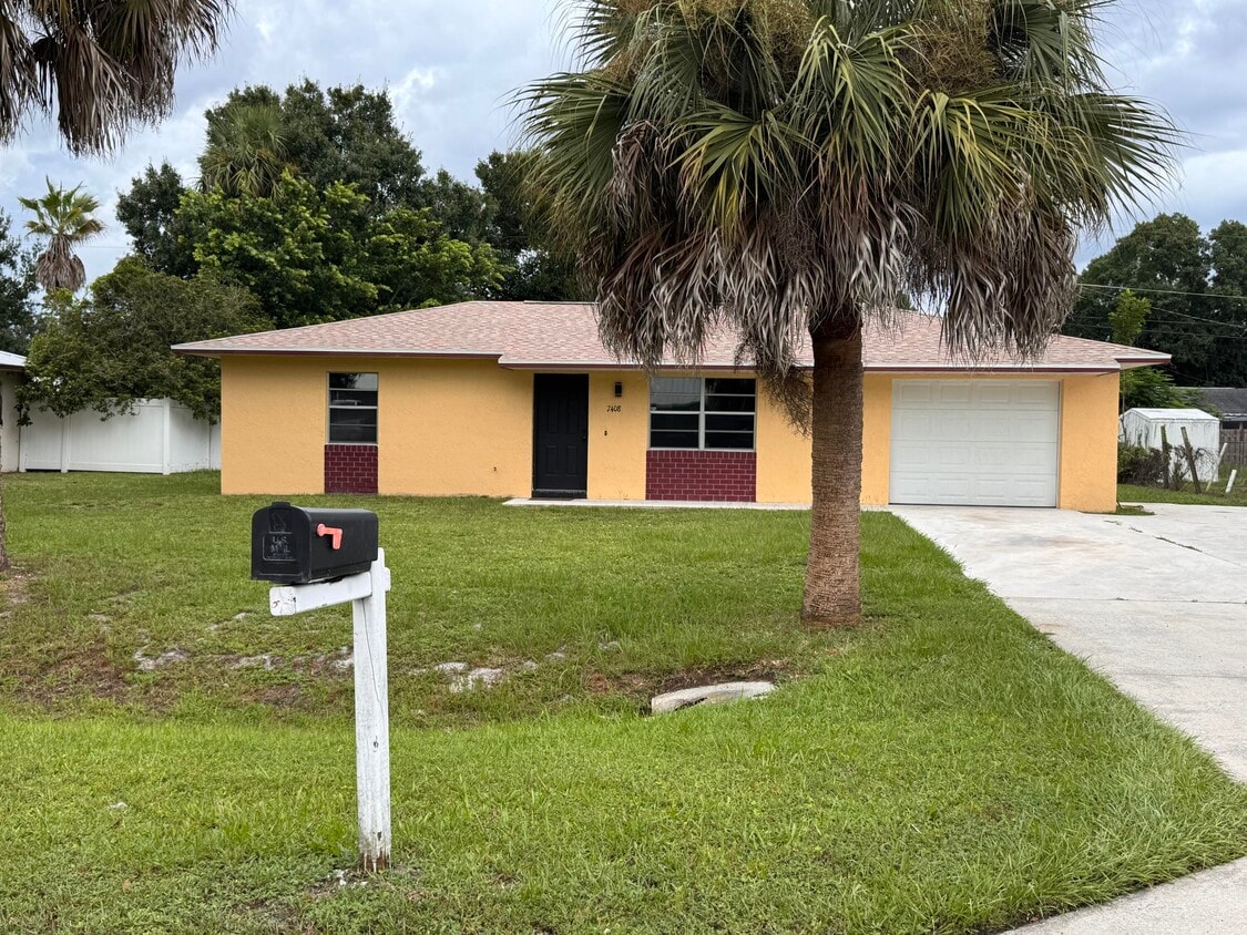 Foto principal - 7408 Donlon Rd