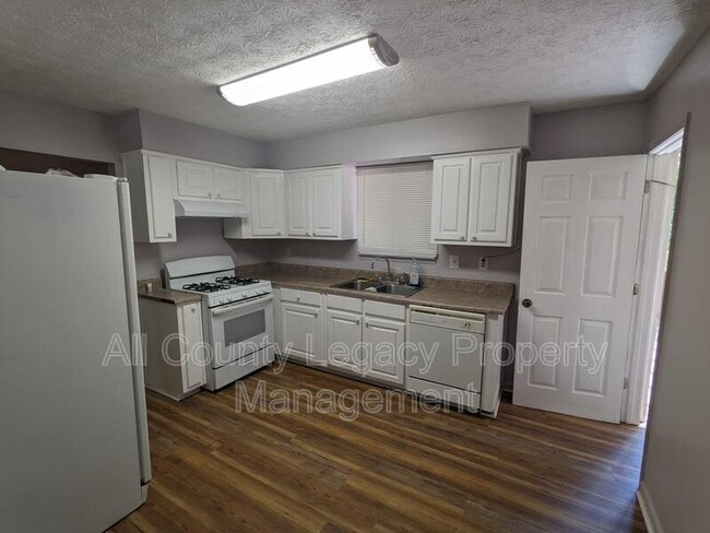 Photo - 4566 Town Crier Rd SW House