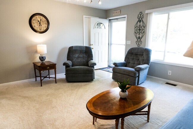 Living room - 9617 Deneen Dr