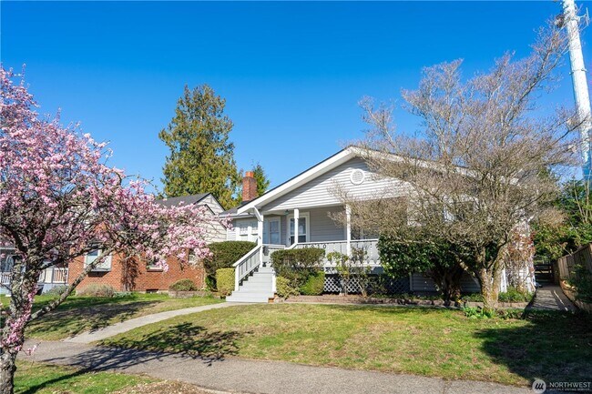 Building Photo - 6910 37th Ave SW
