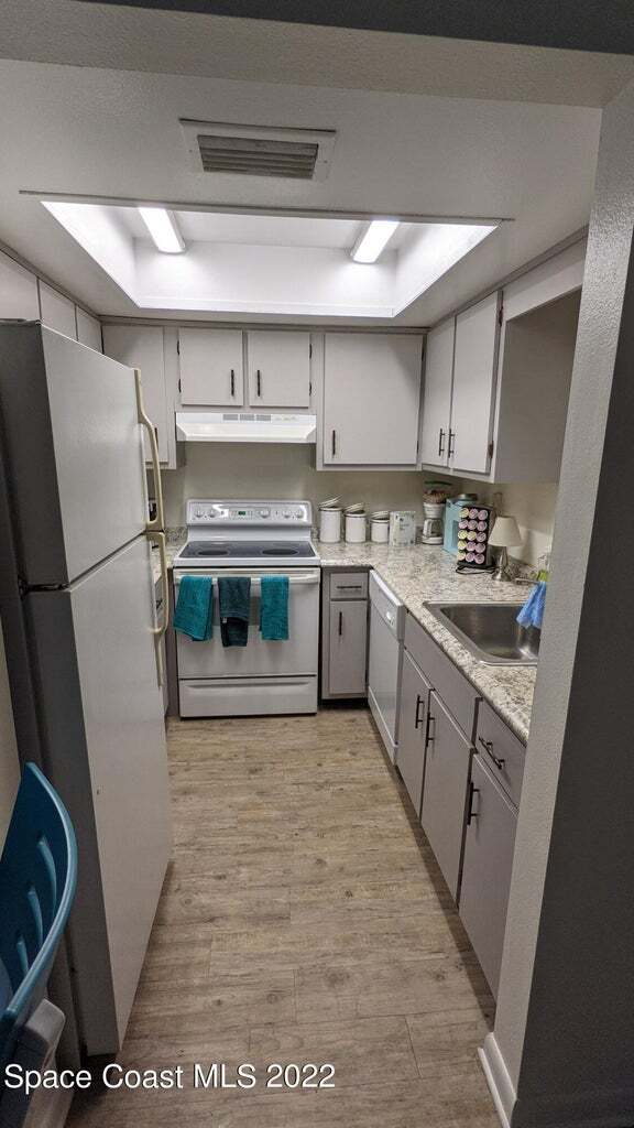 Building Photo - 200 St Lucie Ln