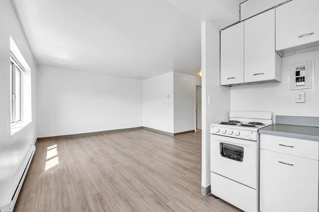 Foto del edificio - Uptown Arms & Manor