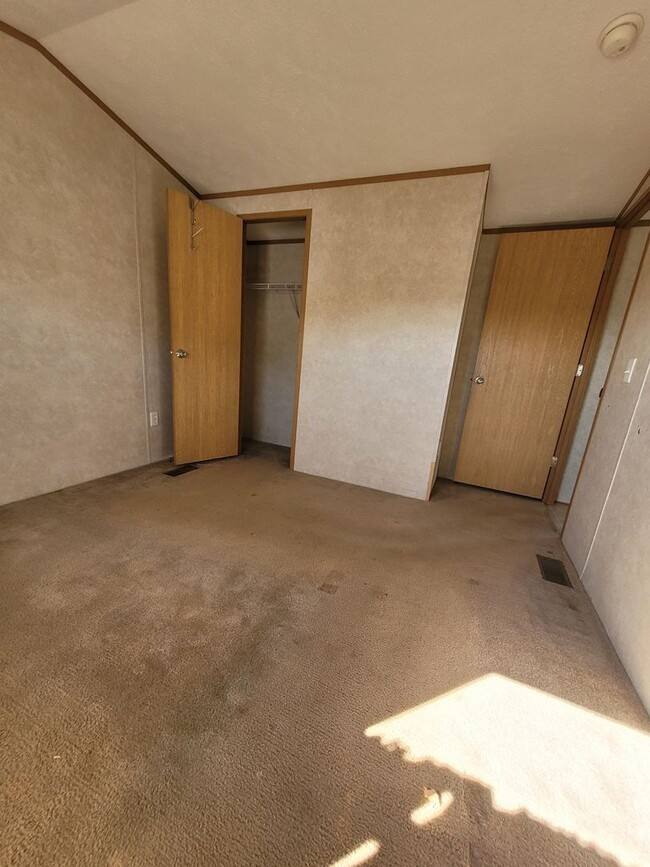 Foto del edificio - 2 bedroom 1 bathroom Mobile Home Lot rent ...