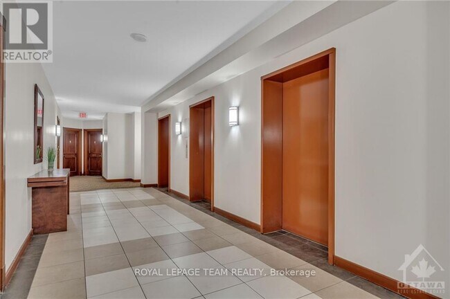 Building Photo - 1701-200-1200 Rideau St
