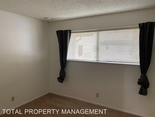 Building Photo - 2 br, 1 bath House - 321 N. 1st Street, #1