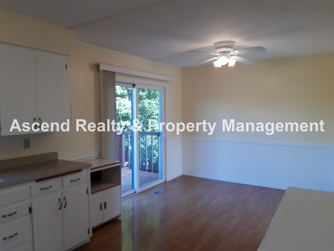 Foto del edificio - Now Showing-Cedar Hills Mid Century Modern...