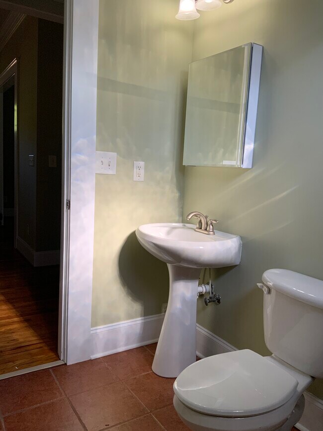 Guest Bathroom - 1365 Wylie St SE
