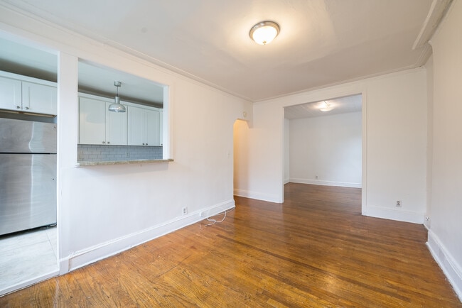 Building Photo - 109 Luquer St