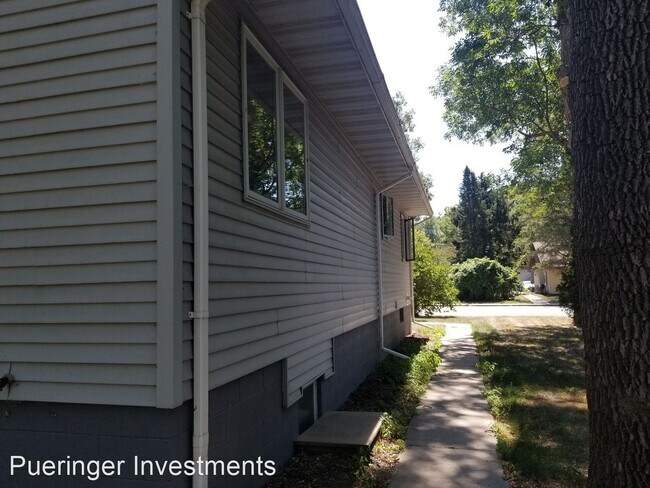 Building Photo - 2 br, 1 bath House - 1207 N ST