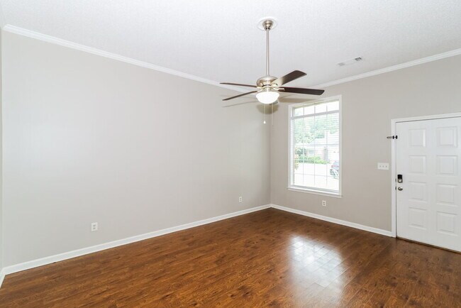 Foto del edificio - 2268 Lake Hill Ct