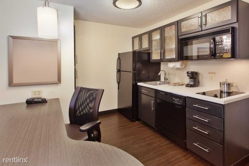 Building Photo - 2221 Brookhollow Plaza Dr