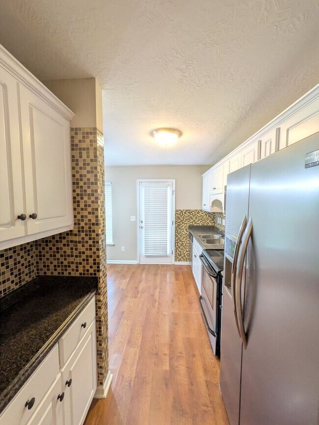 Building Photo - 264 Lynbrook Way