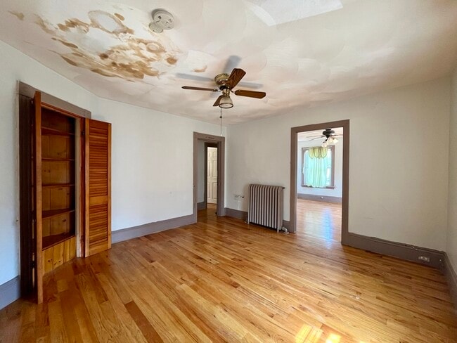Building Photo - 10 Hamden Cir