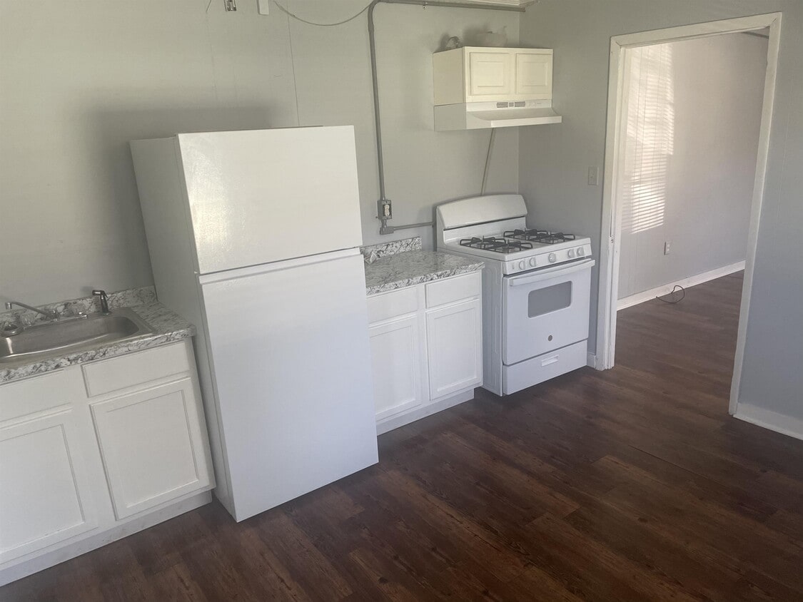 Building Photo - 1304 Southern Ave