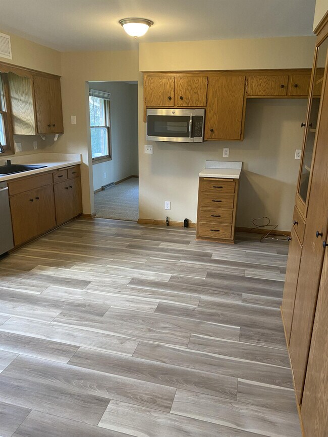 Foto del edificio - 18105 Milwaukee Ave