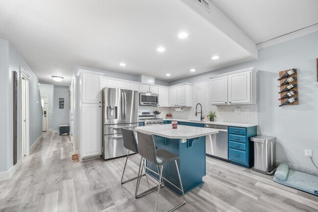 Foto del edificio - Upgraded & Well-Maintained Milwaukie 3bd/2...