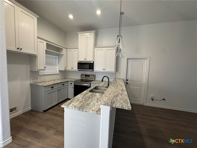 Foto del edificio - 168 Navarro Xing