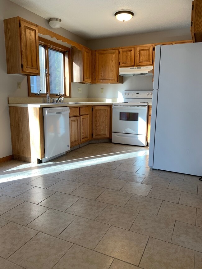 Kitchen with new appliances - 53 Greenwood St