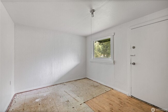 Building Photo - 12413 Canyon Rd E