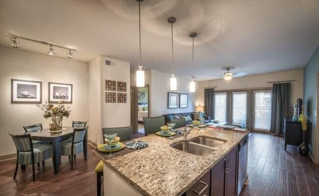 Building Photo - 2 bedroom in Grapevine TX 76051