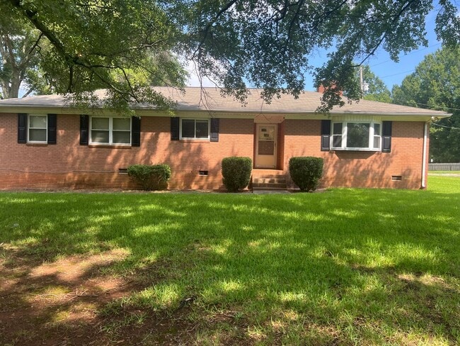 Photo - 15221 NC-73 House
