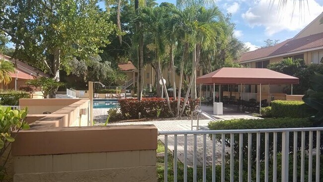 Foto del edificio - 1055 Coral Club Dr