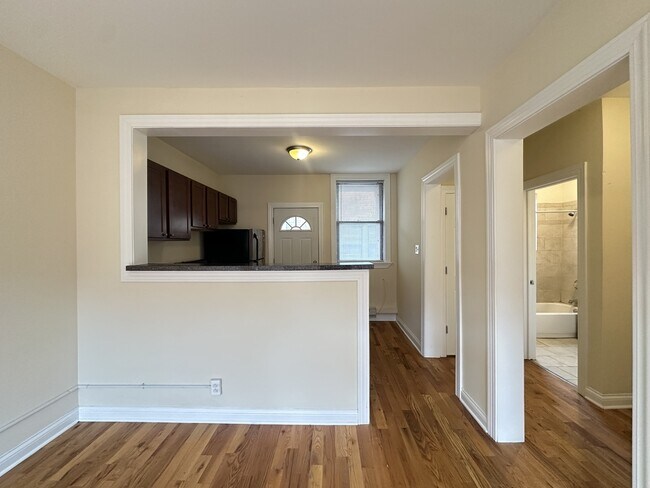 Foto del edificio - 4211 N Wolcott Ave
