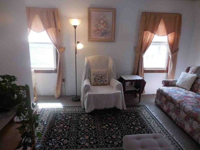 Building Photo - 19 Water St