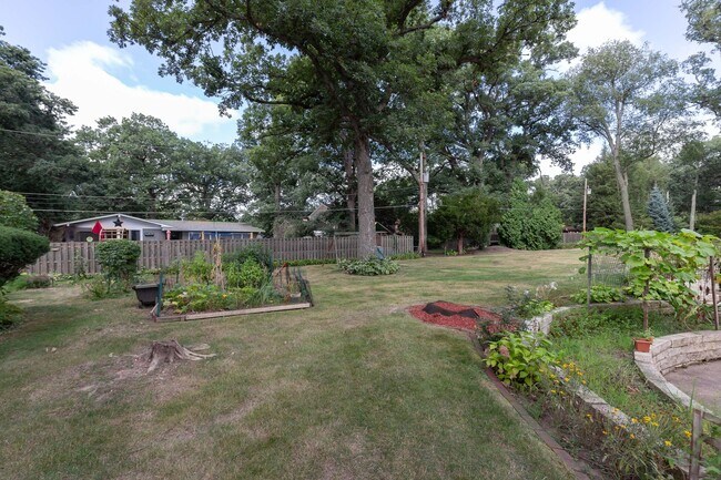 Building Photo - 3505 52nd St