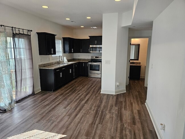 Building Photo - 407 Preakness Cir