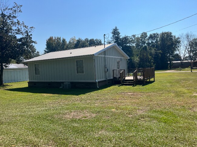 Building Photo - 26743 Pine St